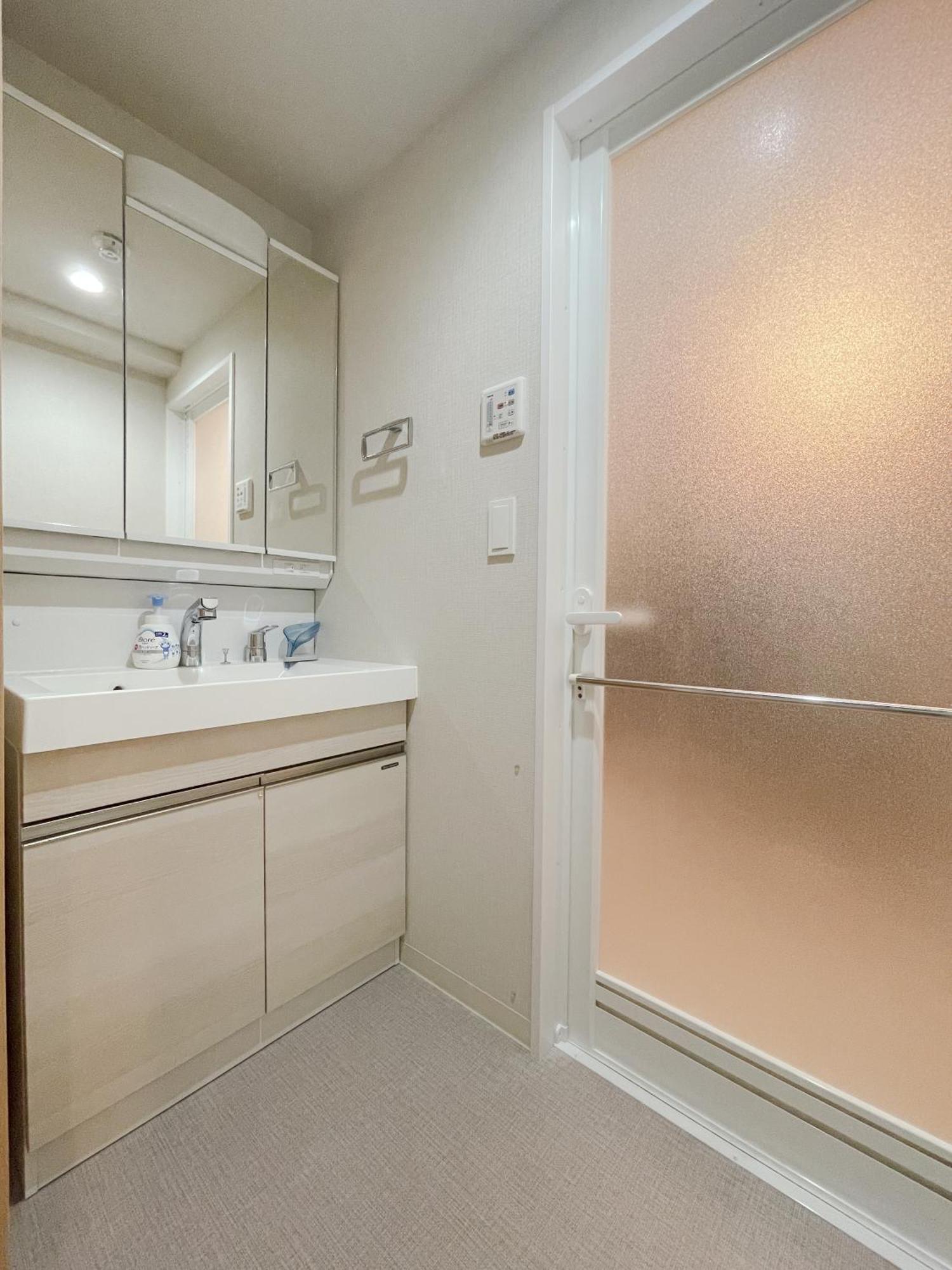 Shinkou House Ue Apartment Osaka Bagian luar foto