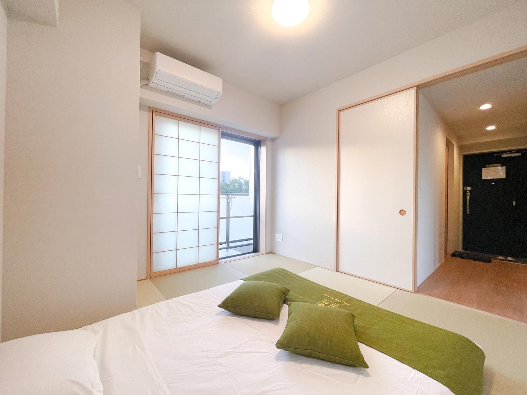 Shinkou House Ue Apartment Osaka Bagian luar foto