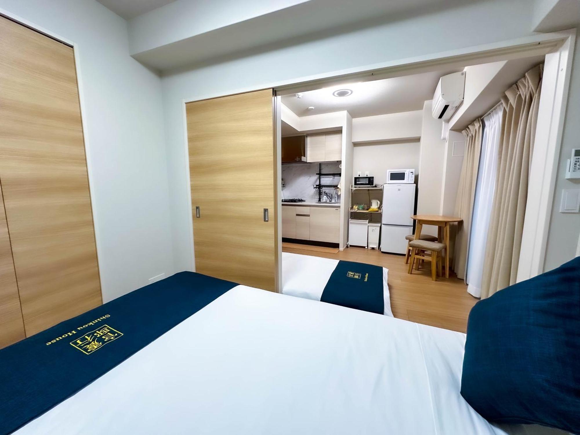Shinkou House Ue Apartment Osaka Bagian luar foto